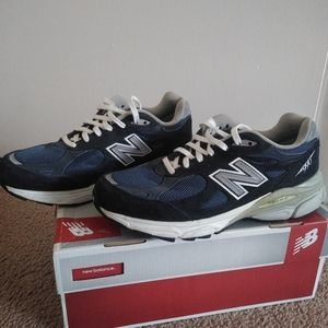 New Balance 990nv3